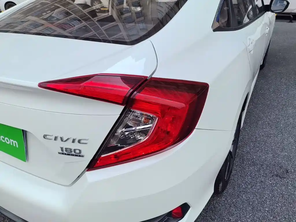 Honda Civic — фото 8
