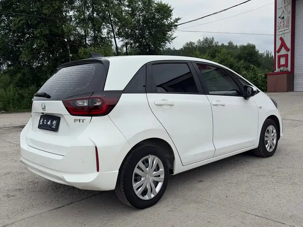 Honda Fit — фото 9