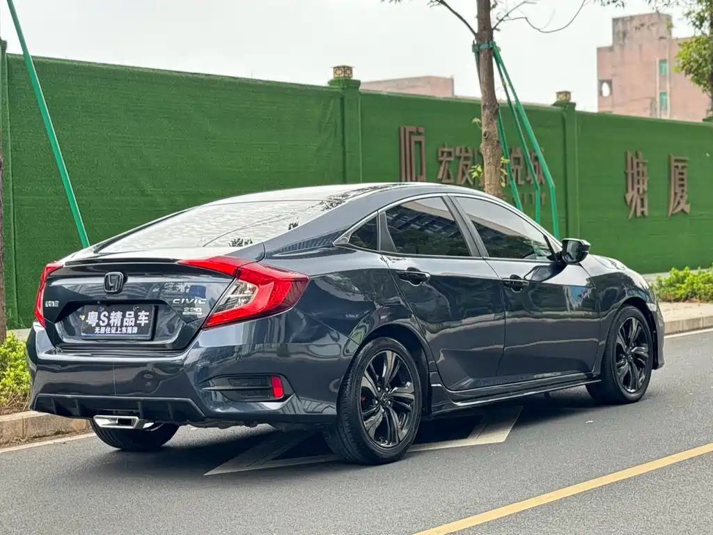 Honda Civic — фото 7
