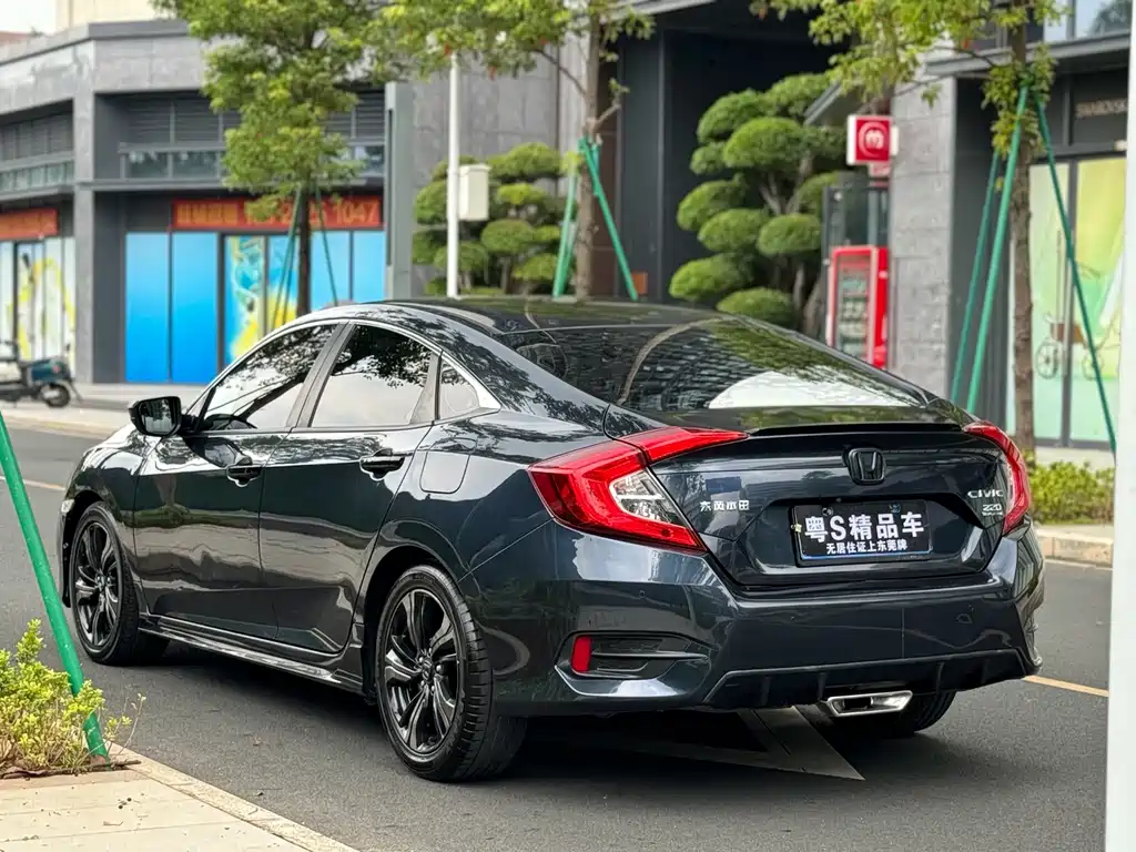 Honda Civic — фото 9