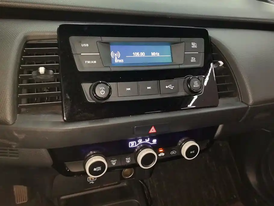 Honda Fit — фото 13