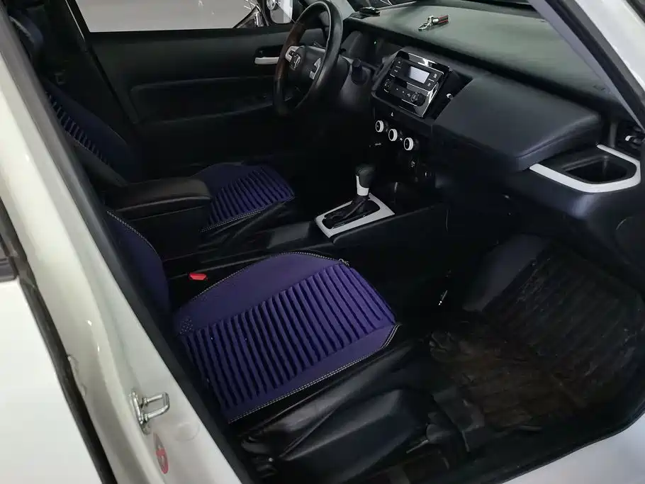Honda Fit — фото 8
