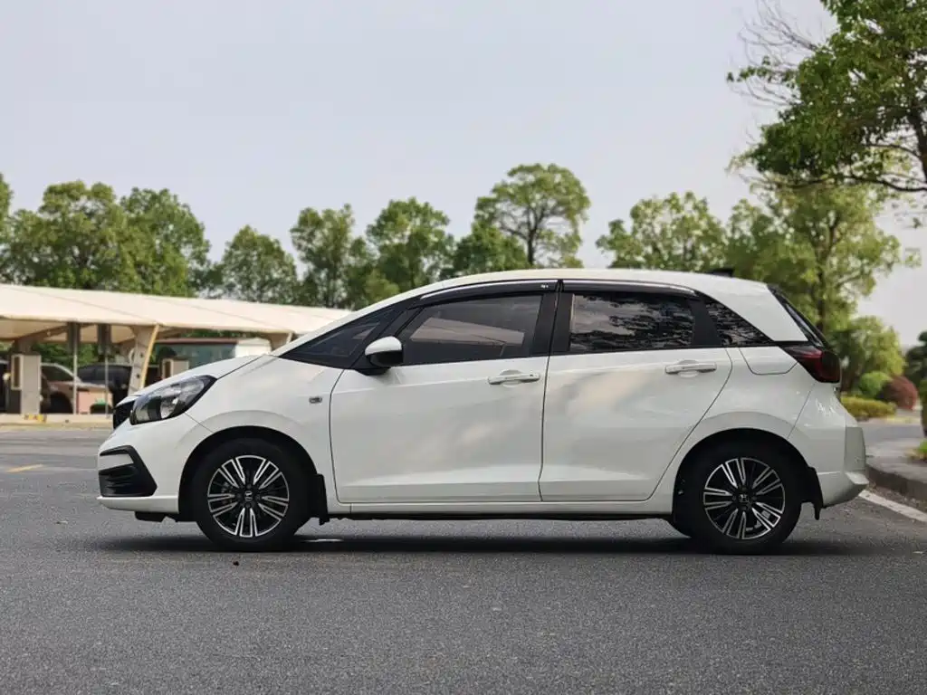 Honda Fit — фото 5