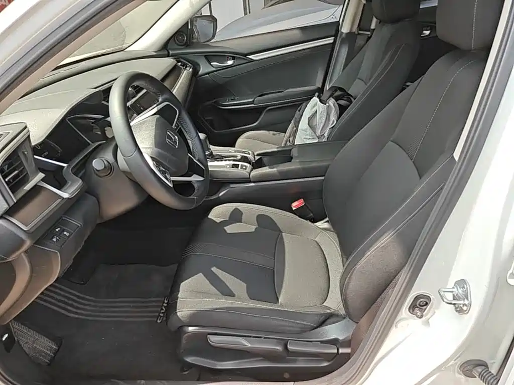 Honda Civic — фото 15