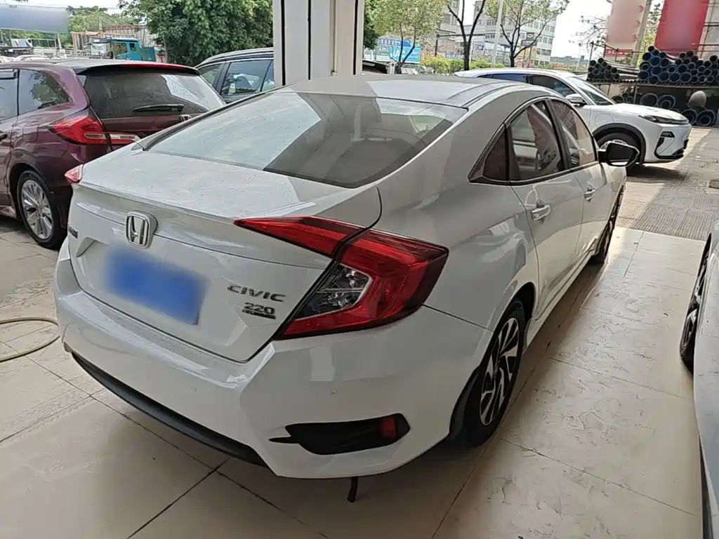 Honda Civic — фото 7