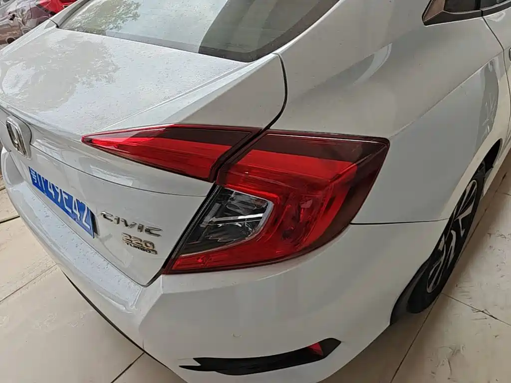 Honda Civic — фото 8