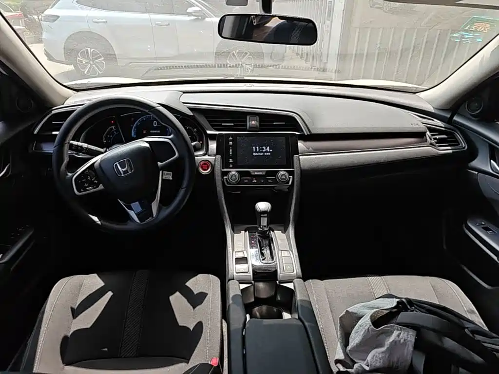 Honda Civic — фото 10