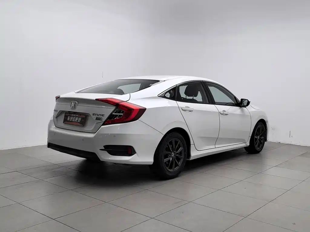 Honda Civic — фото 2