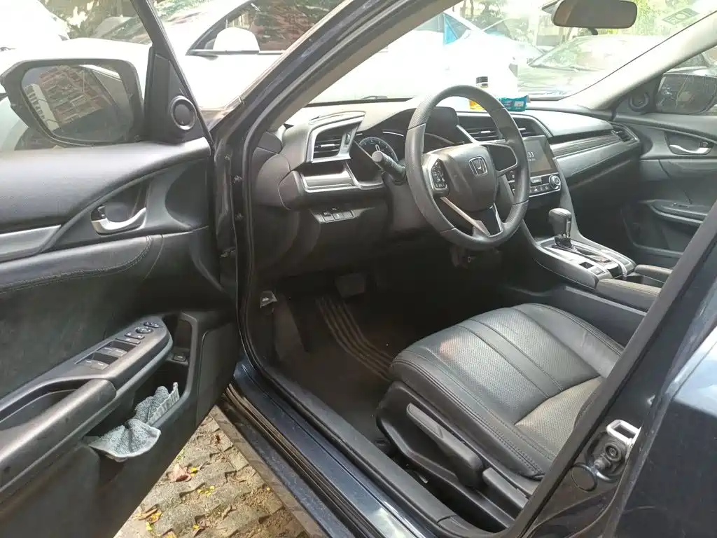 Honda Civic — фото 17