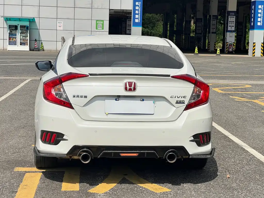 Honda Civic — фото 10
