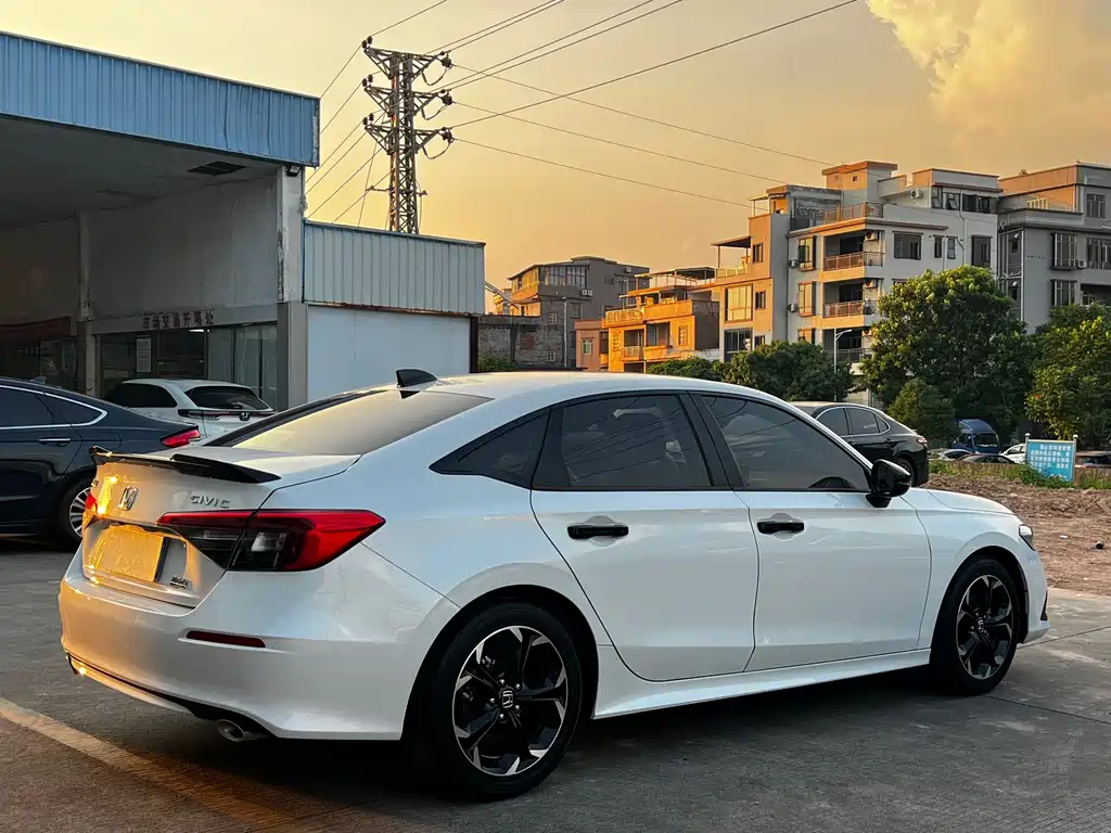 Honda Civic — фото 7