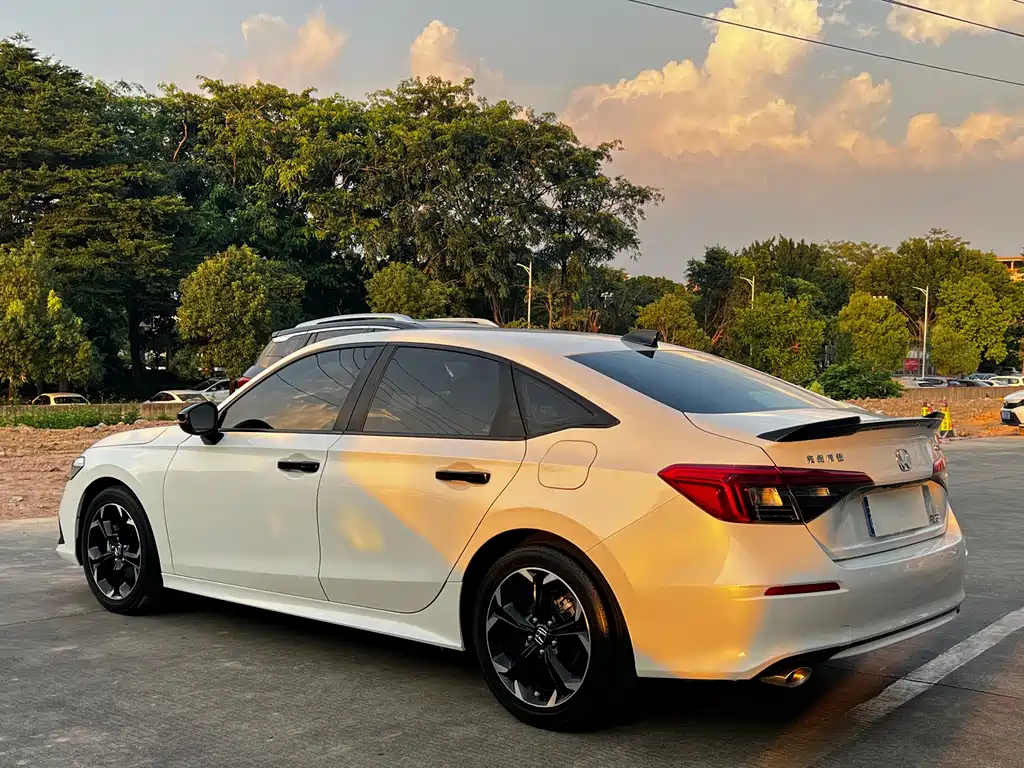 Honda Civic — фото 9