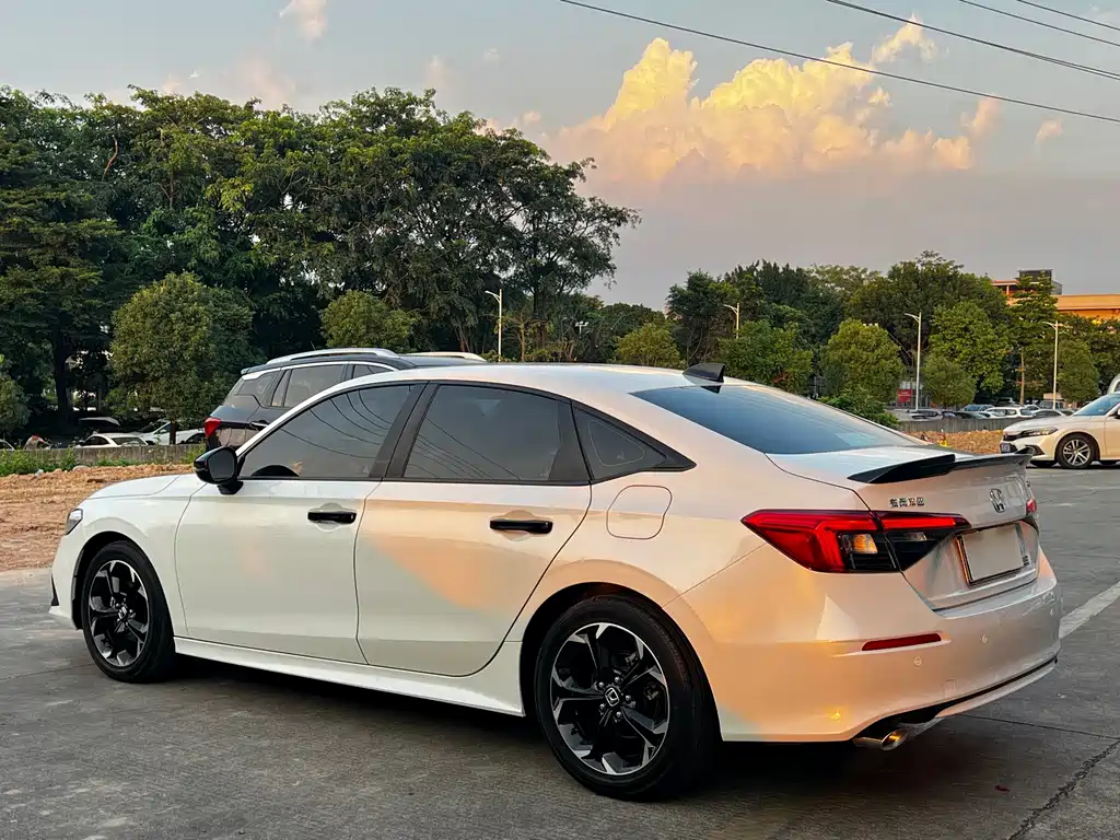 Honda Civic — фото 9