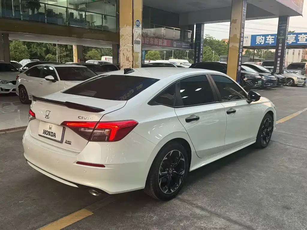 Honda Civic — фото 7
