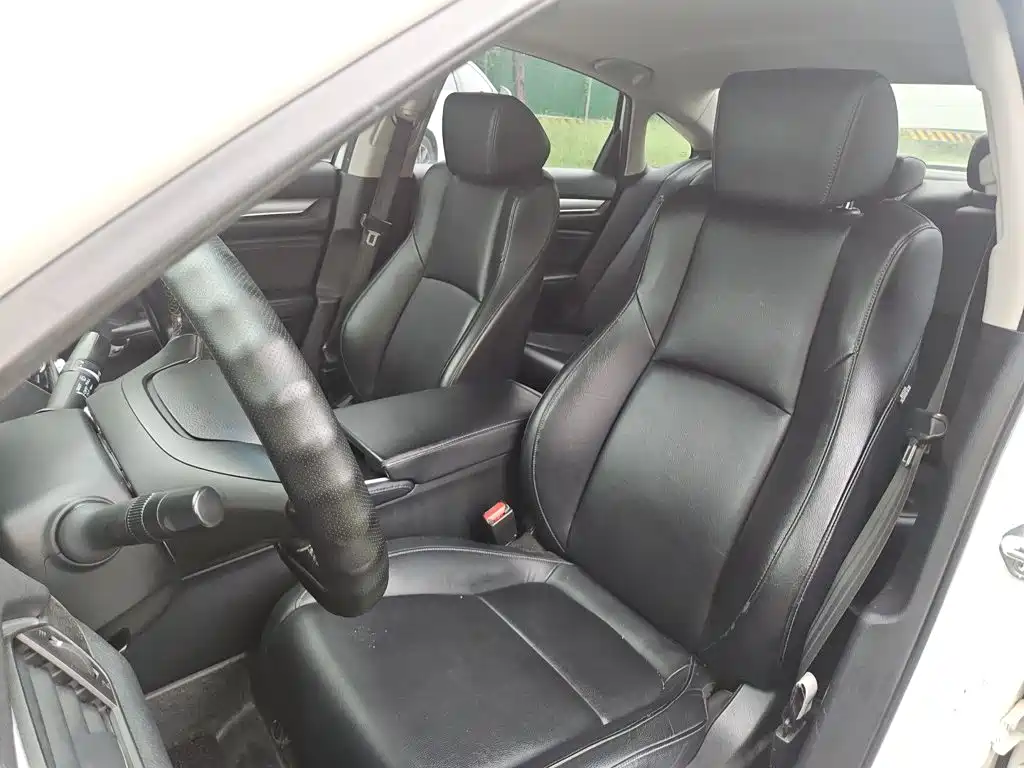 Honda Accord — фото 11