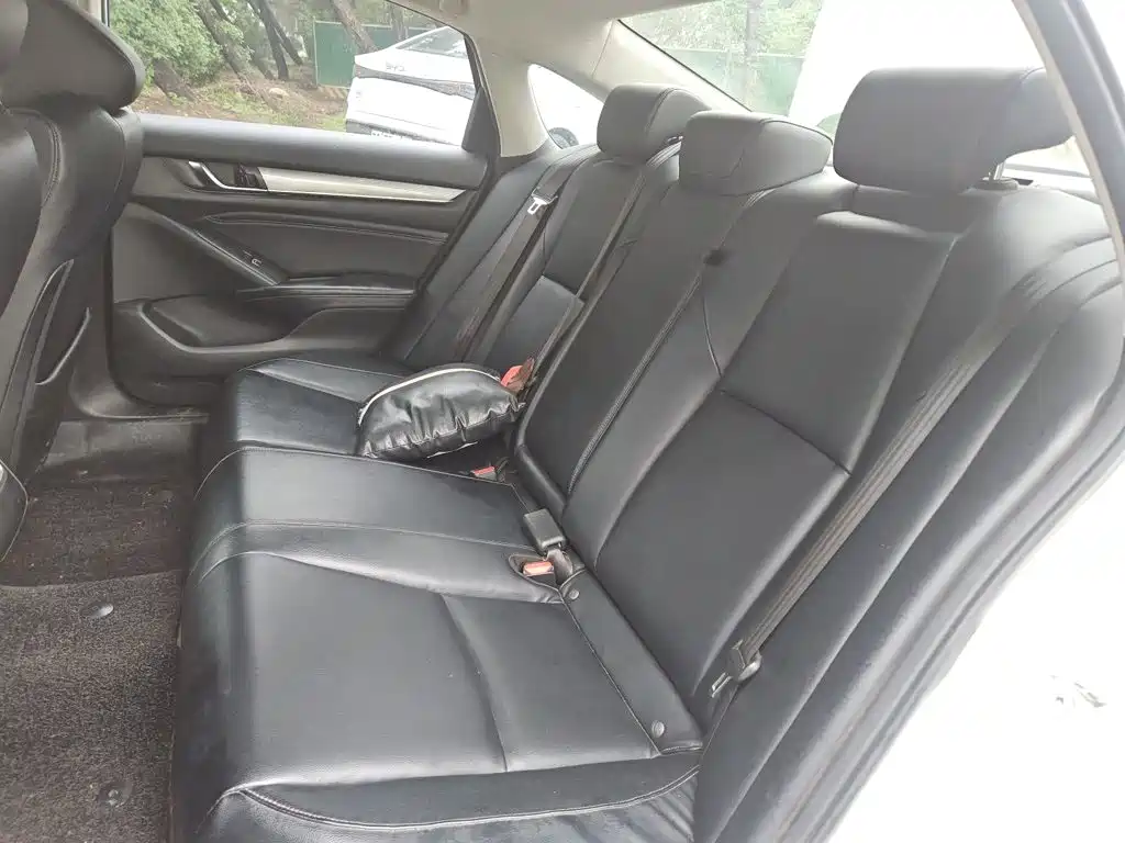 Honda Accord — фото 13