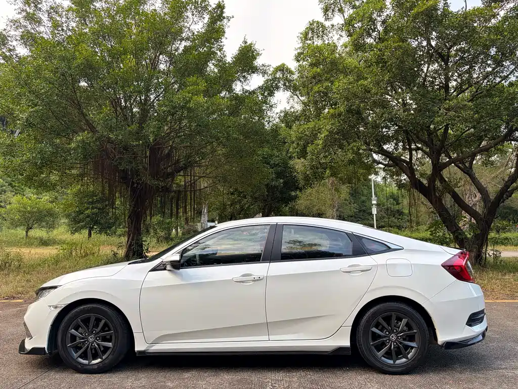 Honda Civic — фото 4