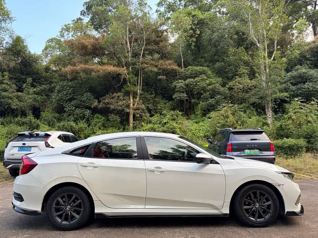 Honda Civic — фото 6