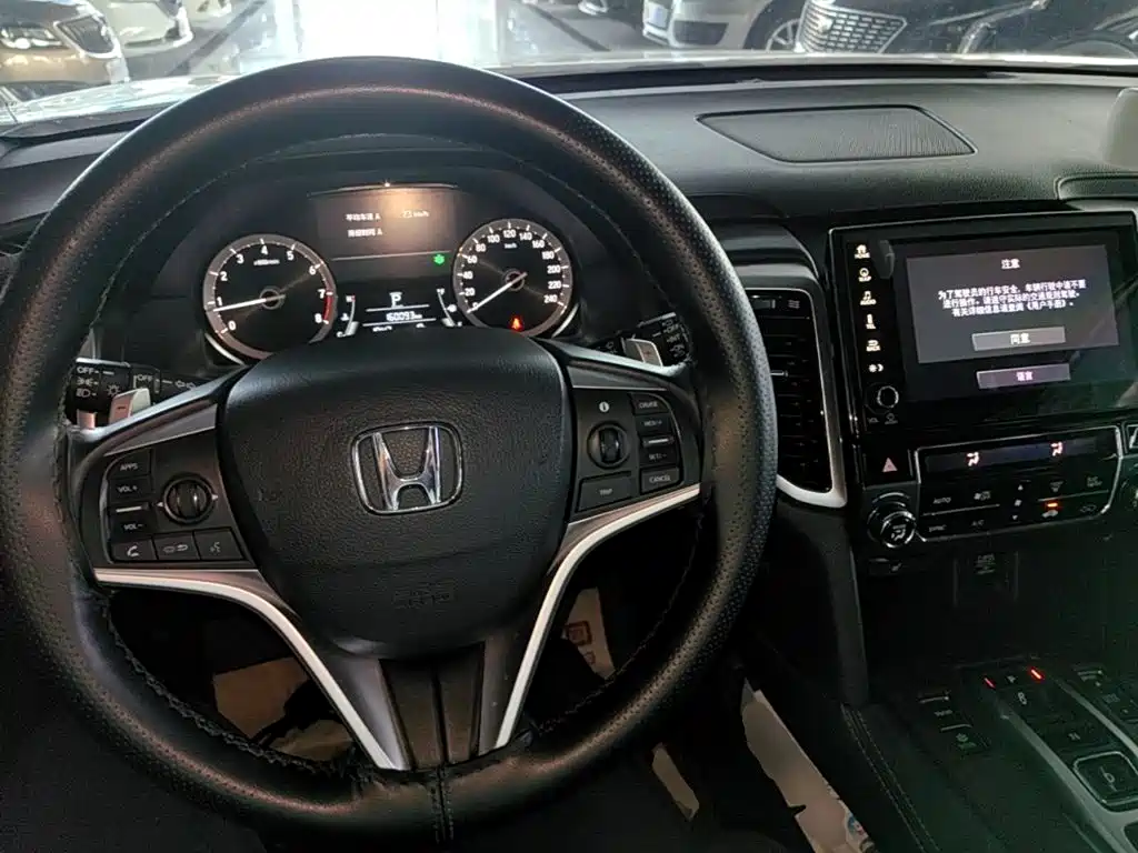 Honda UR-V — фото 10