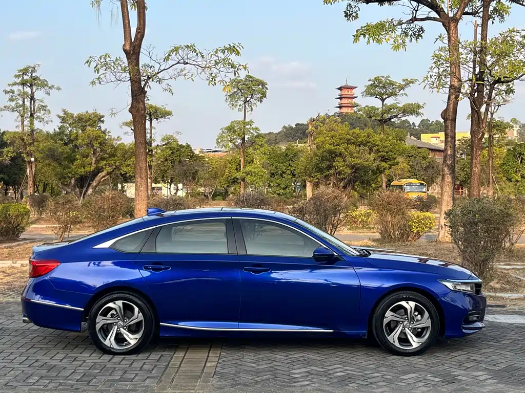Honda Accord — фото 4