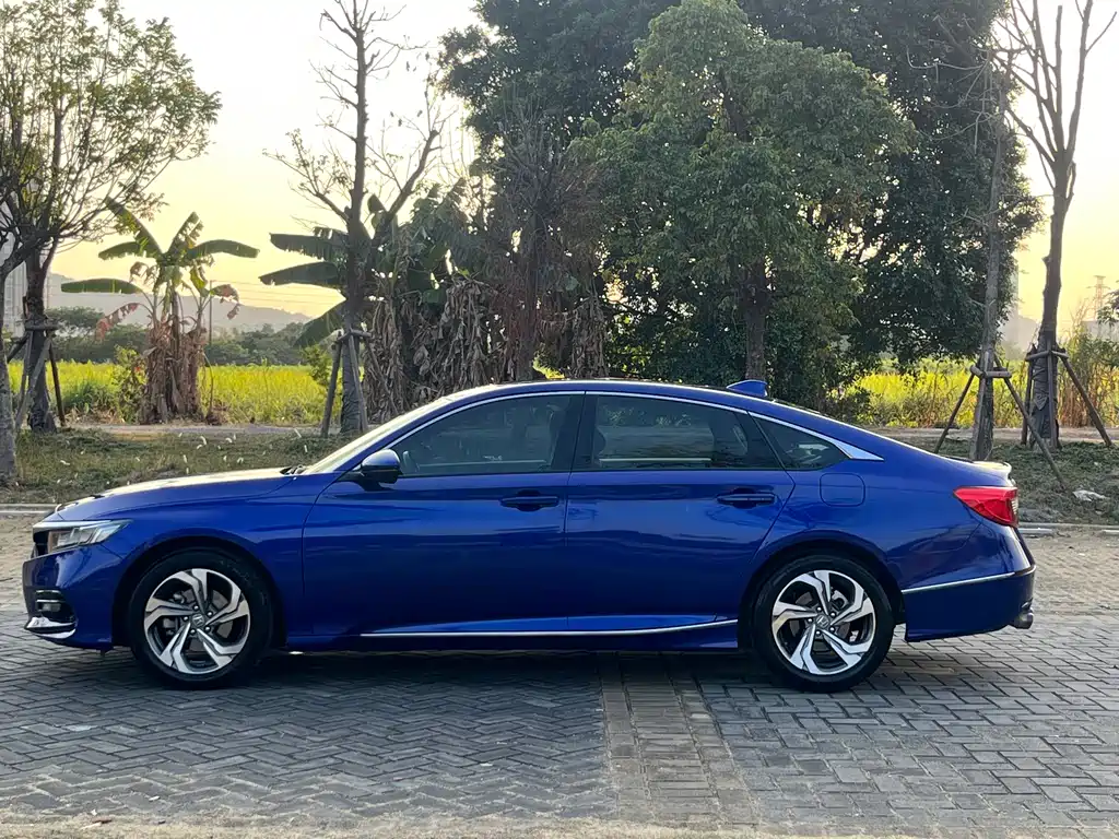 Honda Accord — фото 5