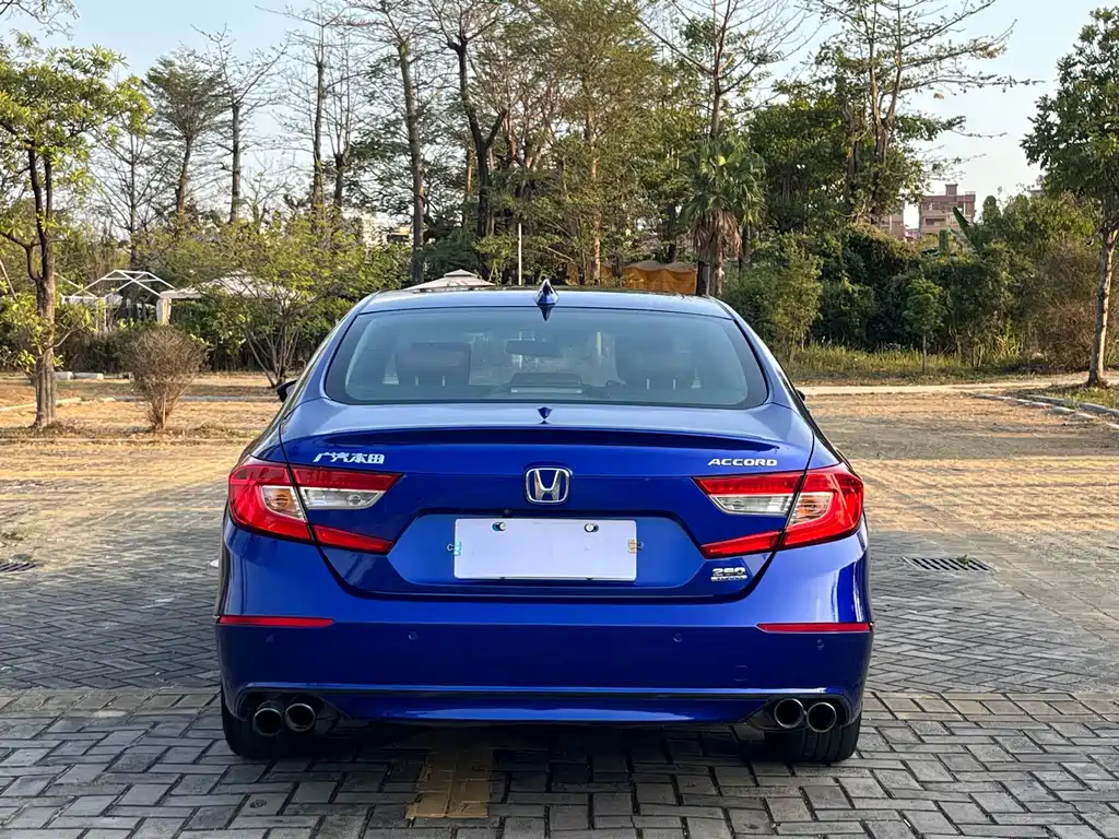 Honda Accord — фото 9