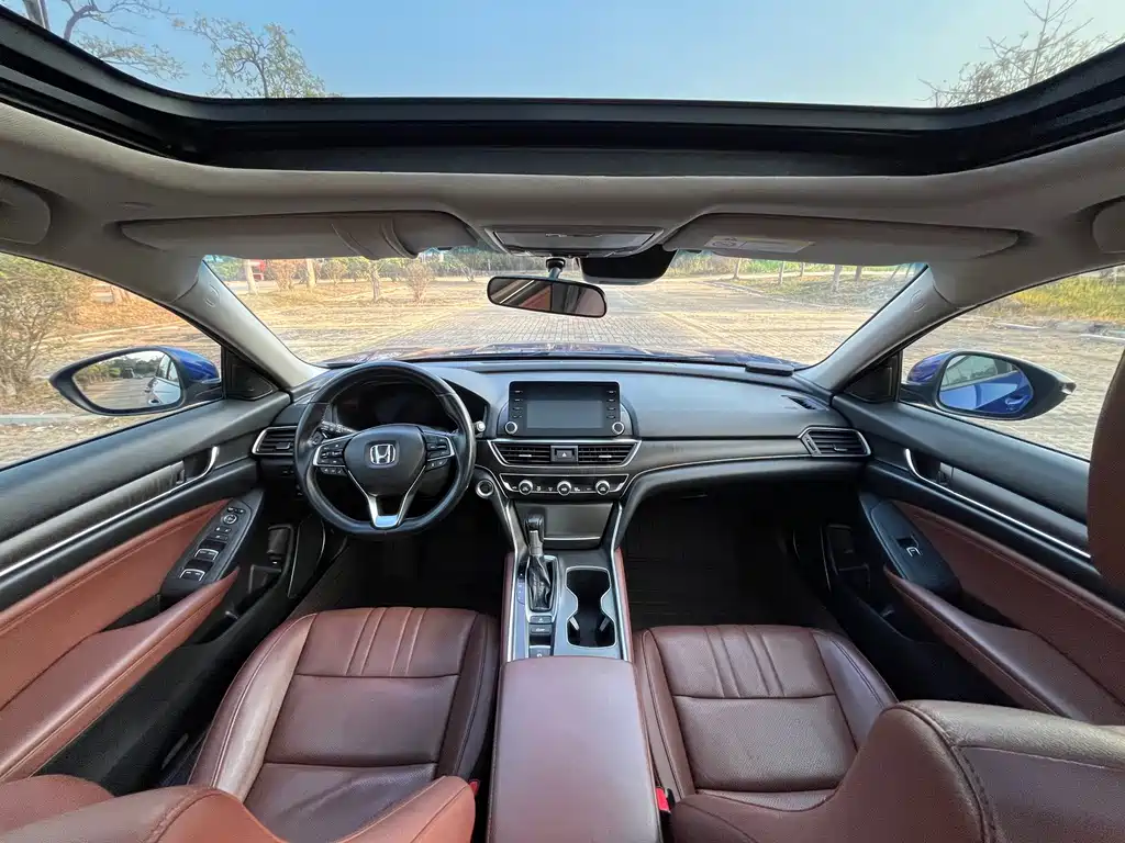 Honda Accord — фото 10