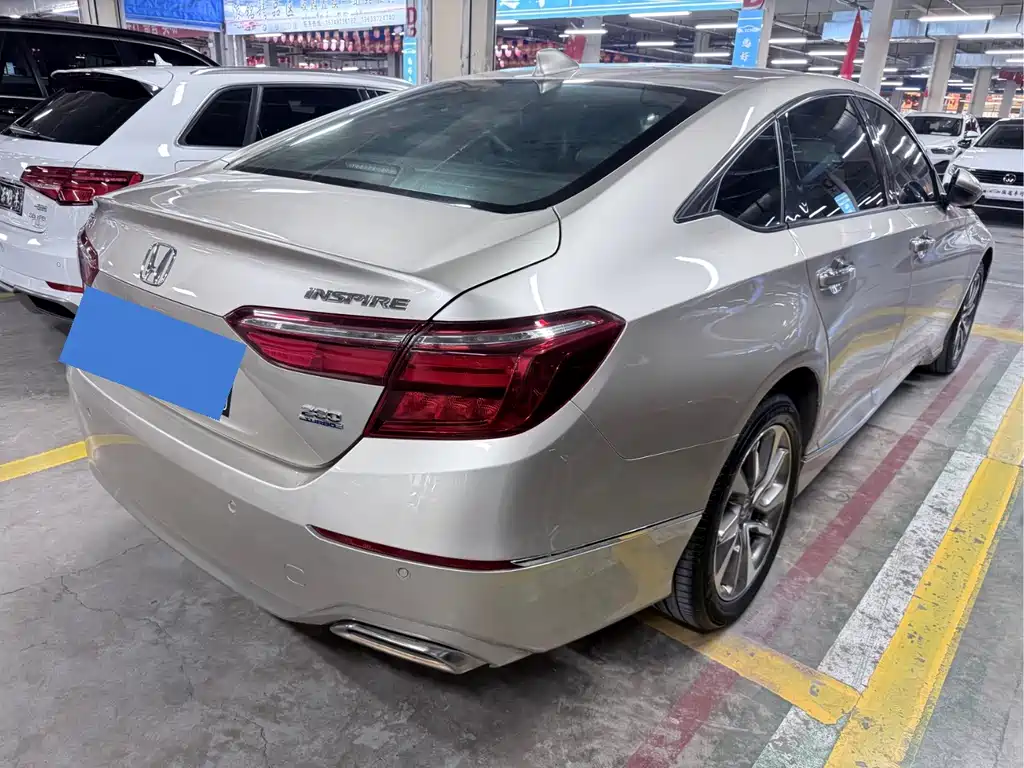 Honda Inspire — фото 17