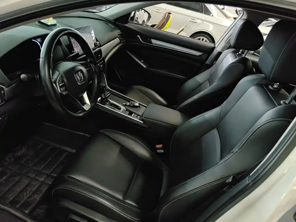 Honda Inspire — фото 15