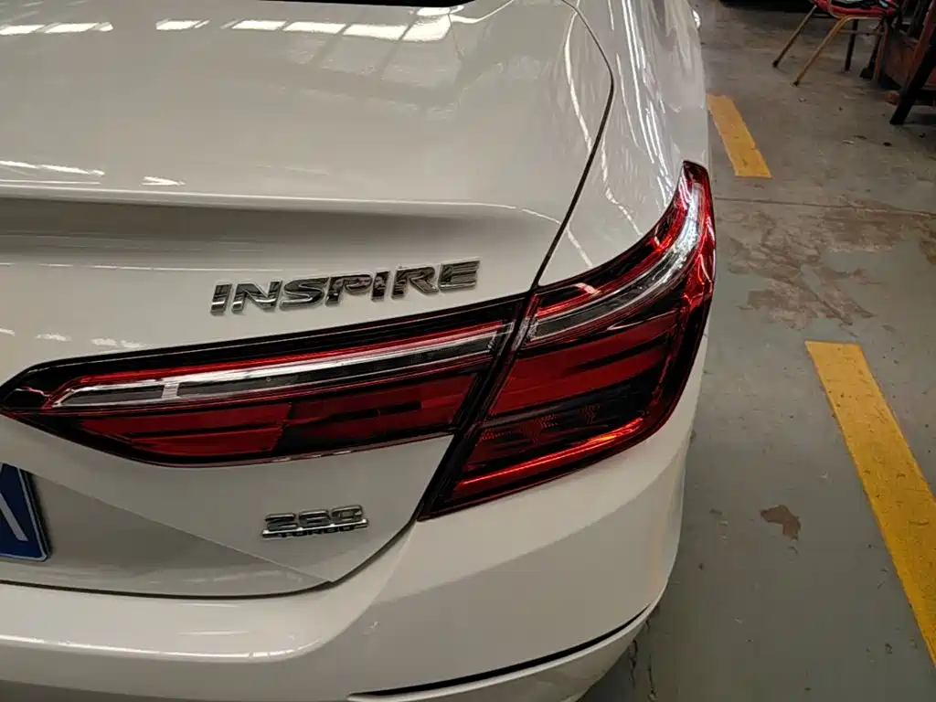 Honda Inspire — фото 8