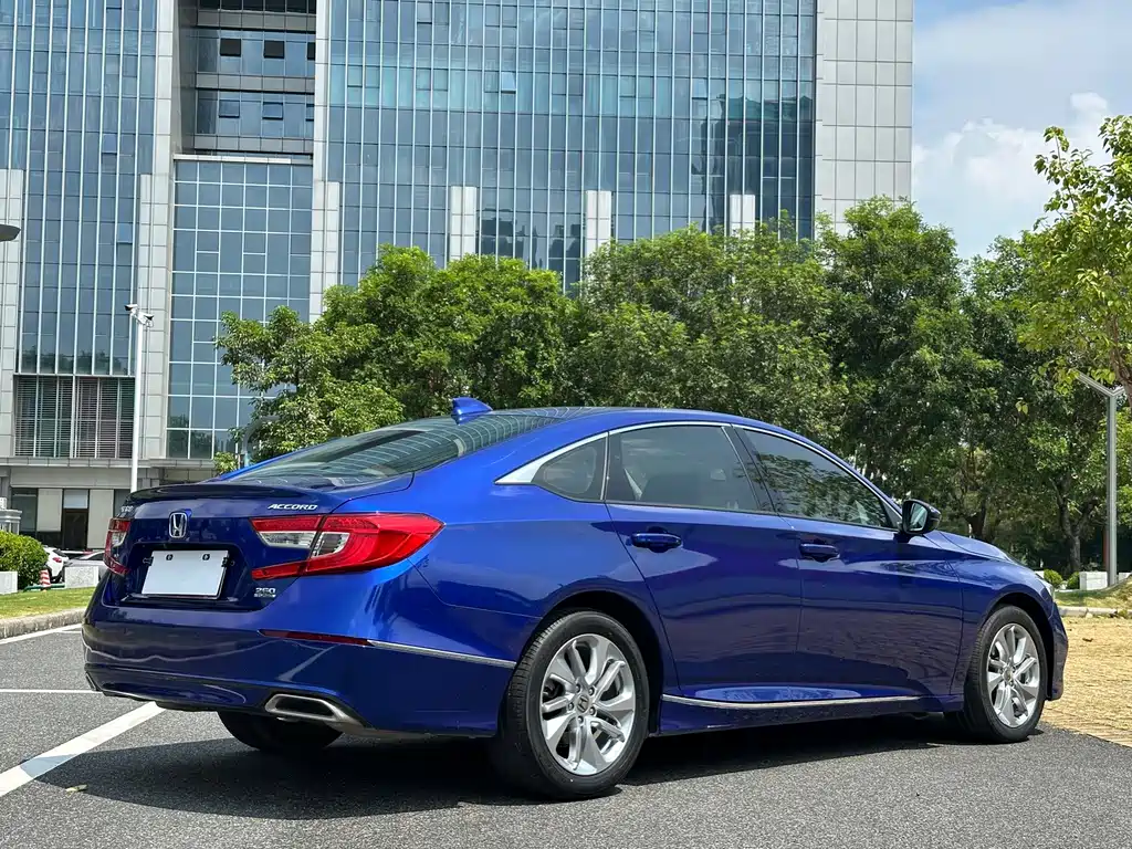 Honda Accord — фото 13