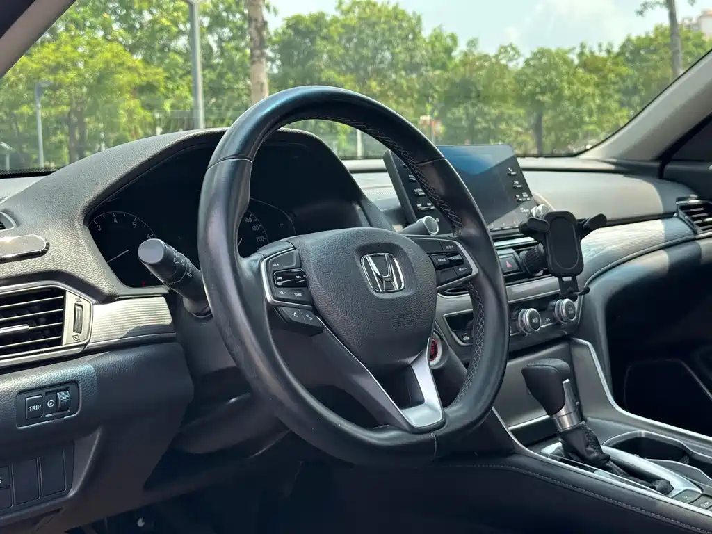 Honda Accord — фото 6