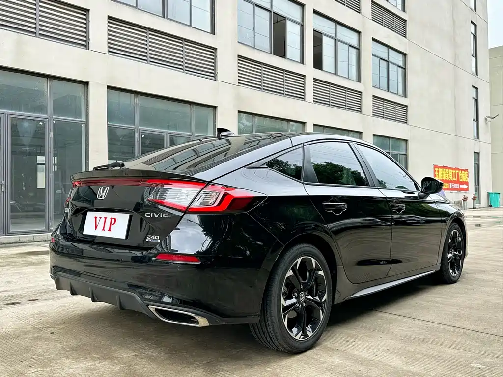 Honda Civic — фото 17