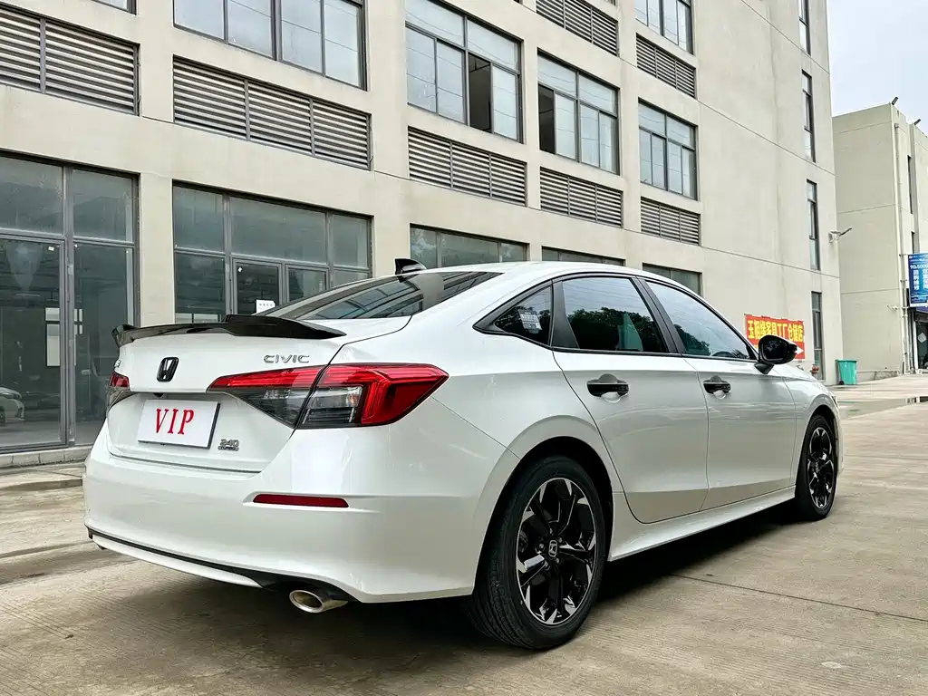 Honda Civic — фото 15