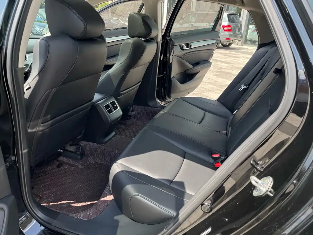 Honda Accord — фото 15