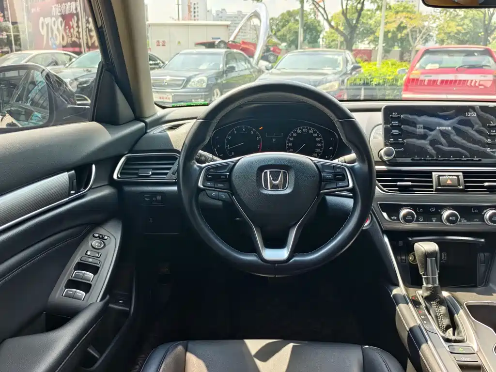 Honda Accord — фото 19