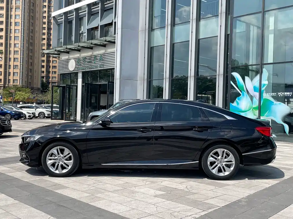 Honda Accord — фото 3