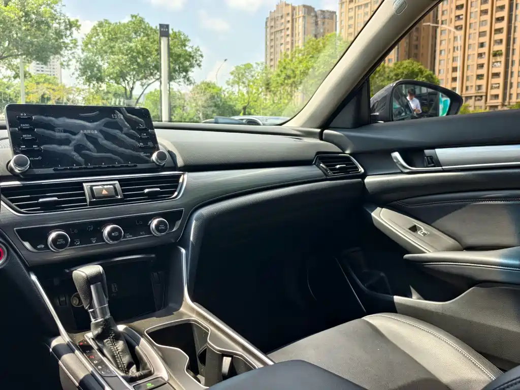 Honda Accord — фото 22