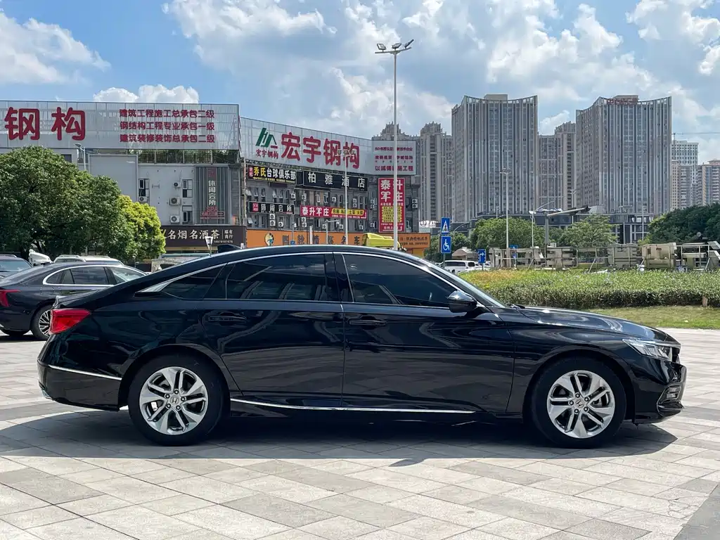 Honda Accord — фото 5