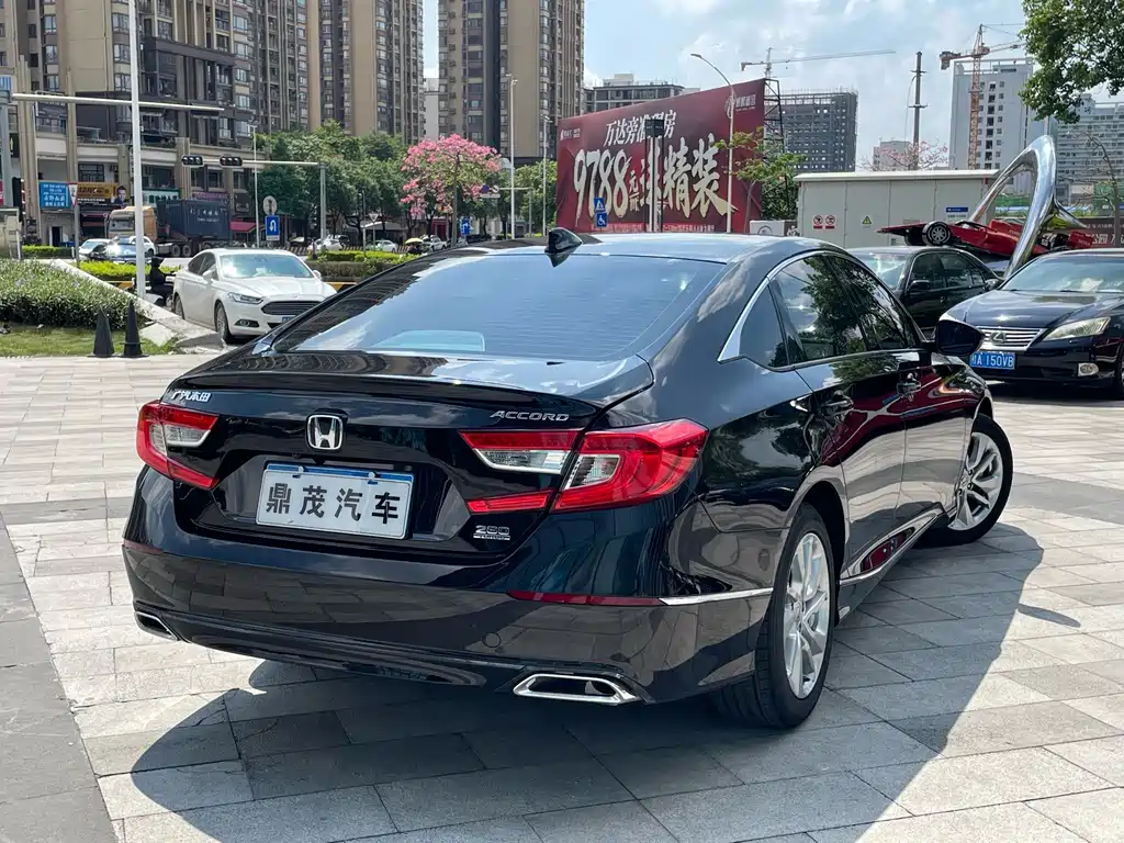 Honda Accord — фото 6