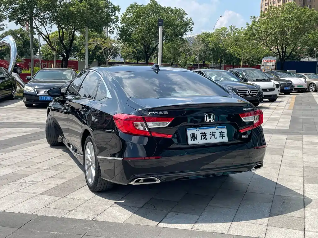 Honda Accord — фото 7