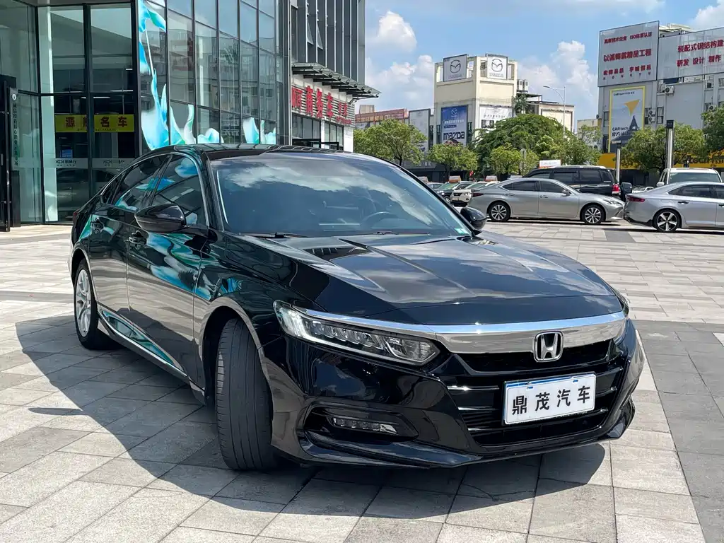 Honda Accord — фото 9
