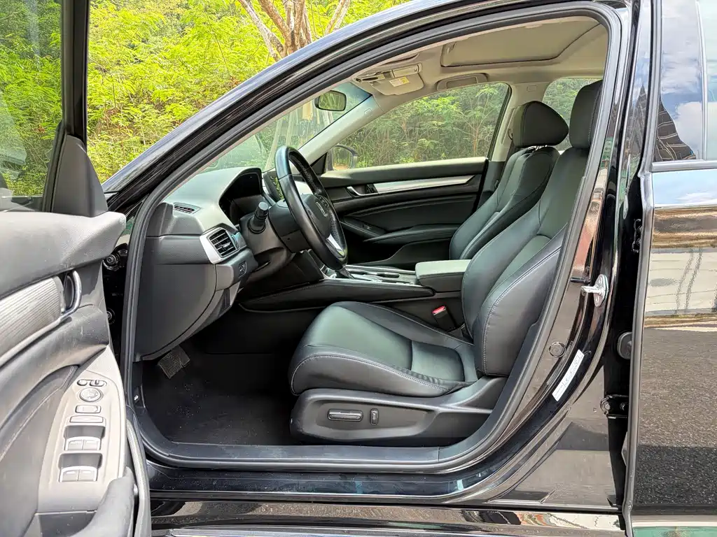 Honda Accord — фото 4