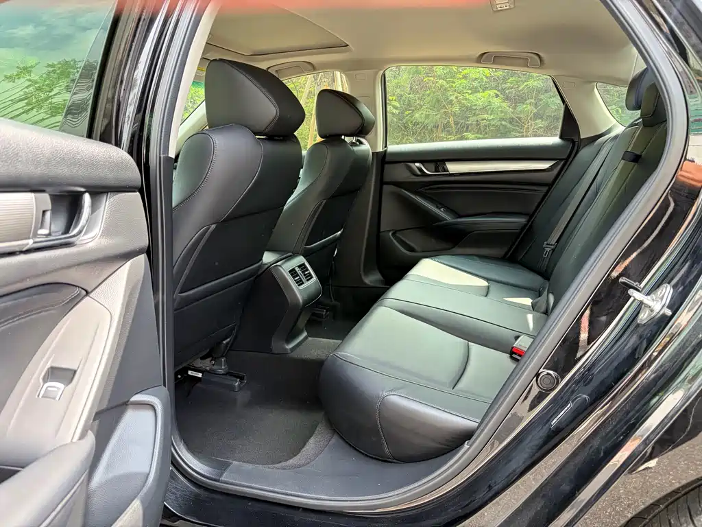 Honda Accord — фото 5