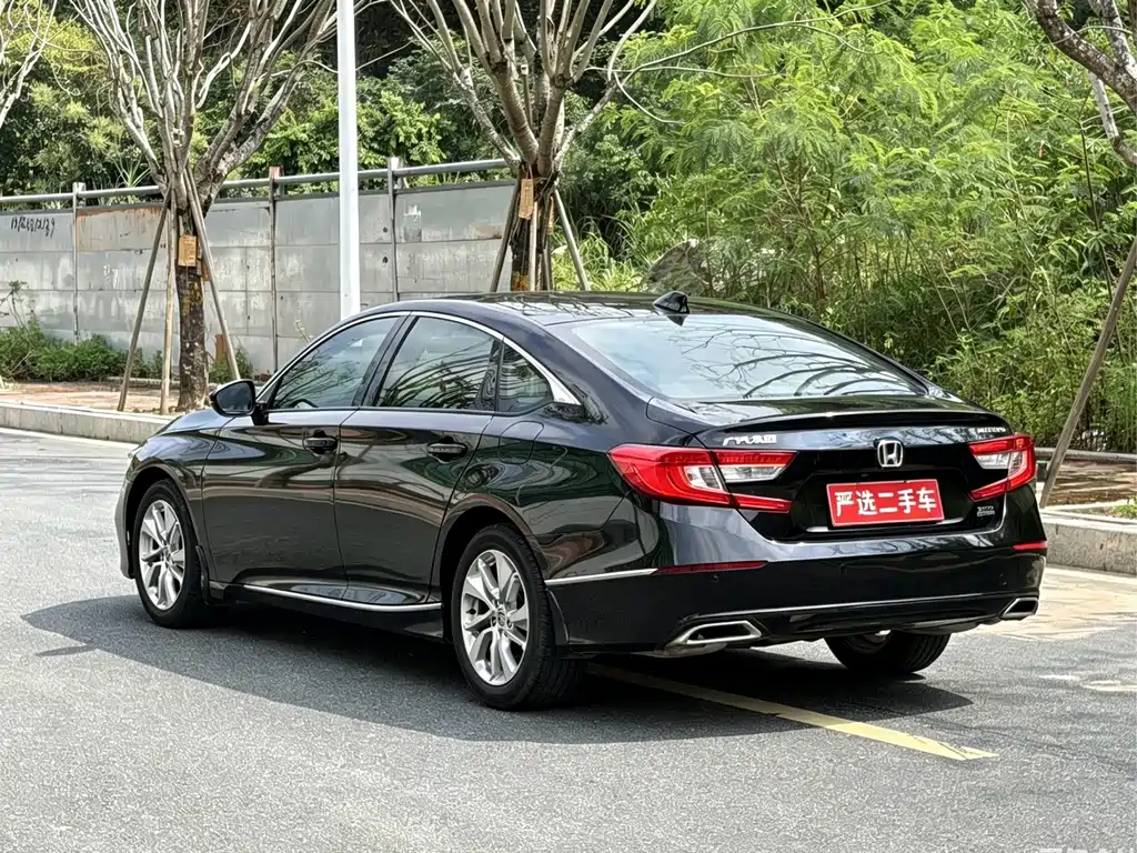 Honda Accord — фото 7