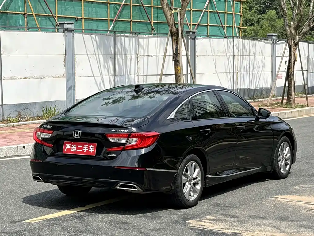 Honda Accord — фото 9
