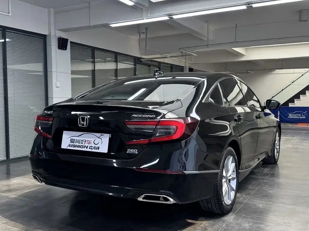 Honda Accord — фото 7