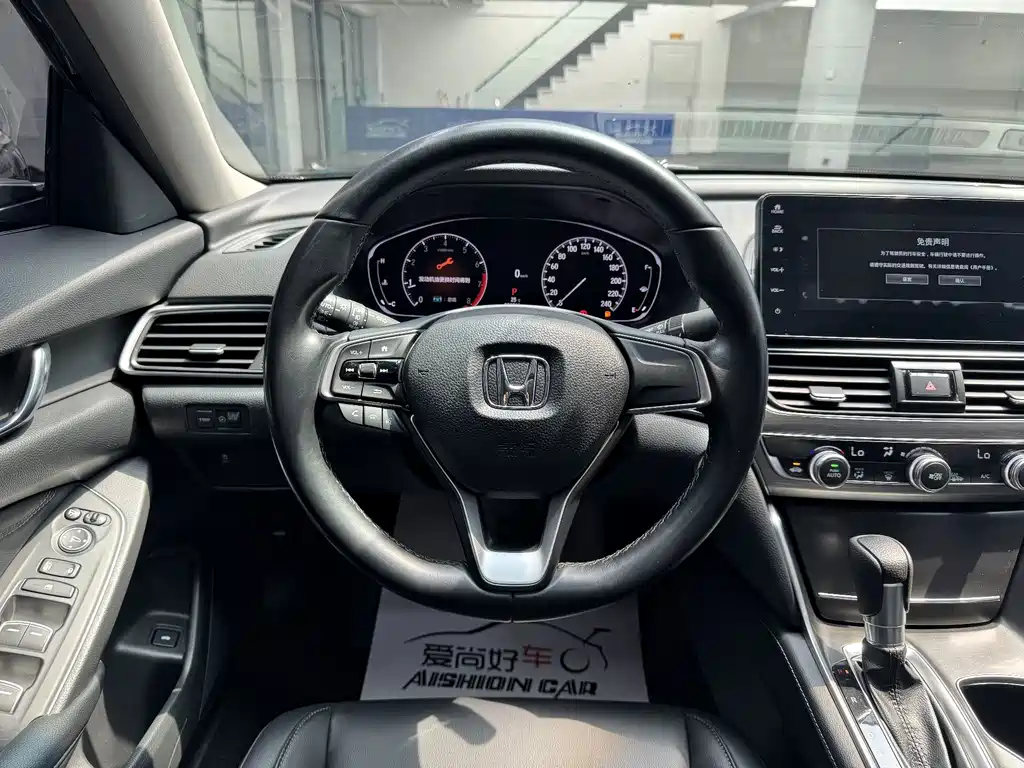 Honda Accord — фото 10