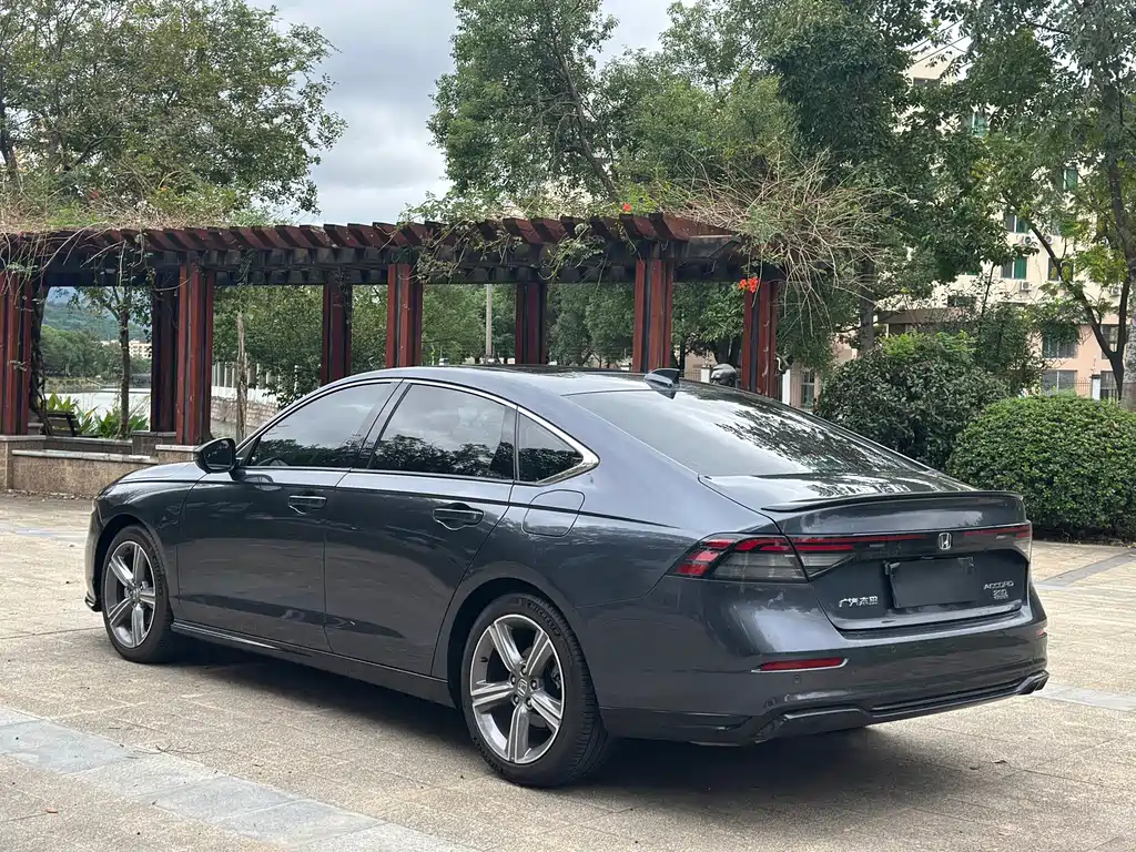 Honda Accord — фото 5