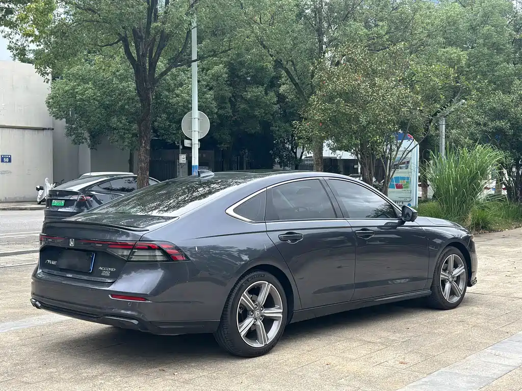 Honda Accord — фото 7